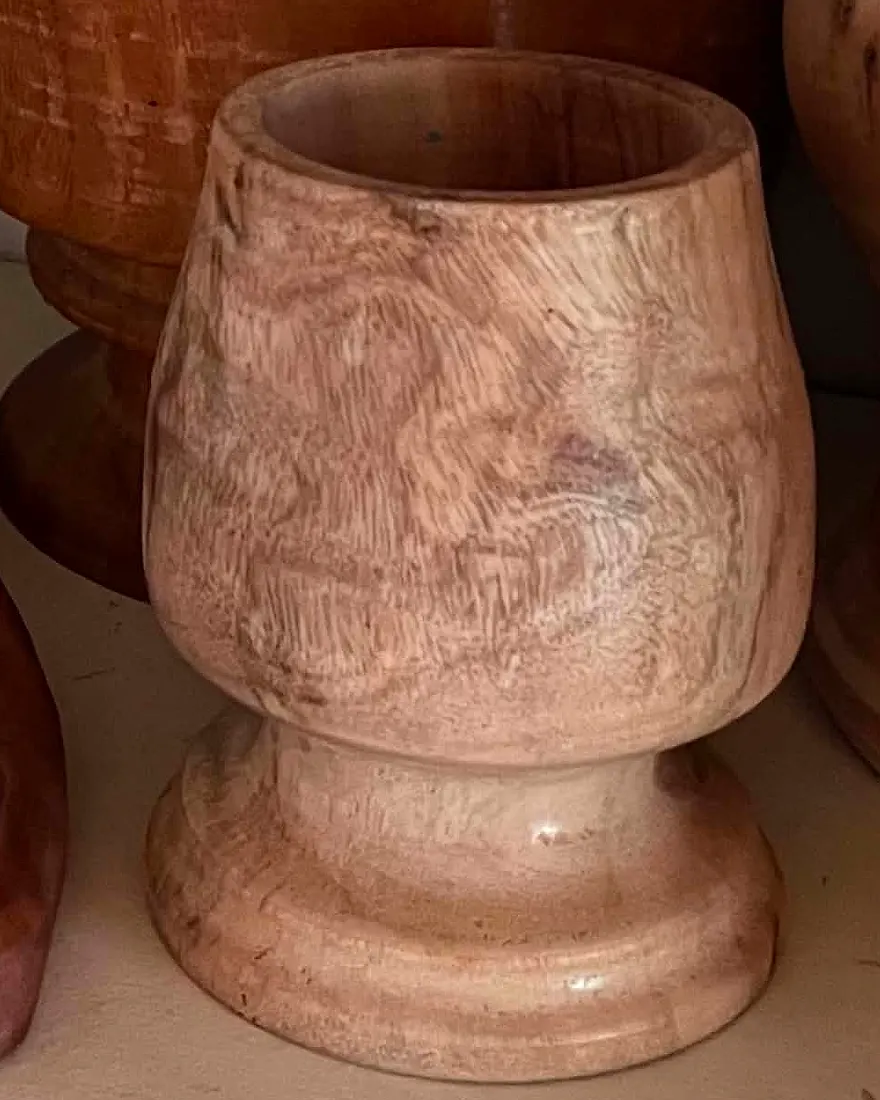 Vase en bois tourné au grain marbré